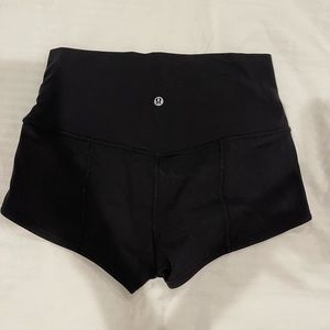 Lululemon align shorts, size 6!